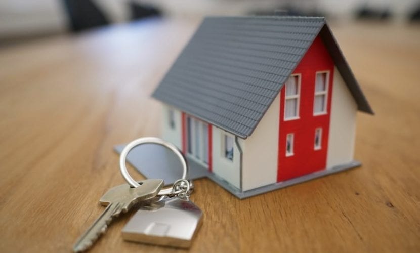 Vendre sa maison avec une agence immobilière : le choix de la facilité